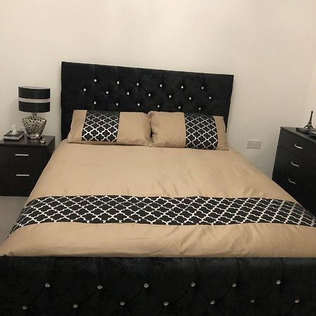 Luxury Kingsize Bedroom With Private Bathroom Northolt  Exterior photo